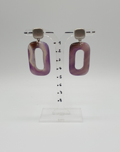 Lade das Bild in den Galerie-Viewer, Silberne Ohrstecker mit lilafarbenen Agata-Elementen
