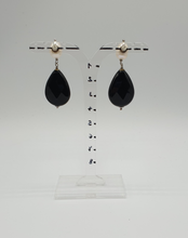 Load image into Gallery viewer, pearl stud earrings with black dyed agata drop
