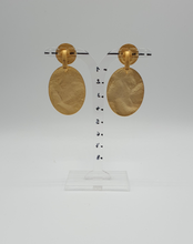 Load image into Gallery viewer, NEW golden metal clip-on earrings with oval elements
