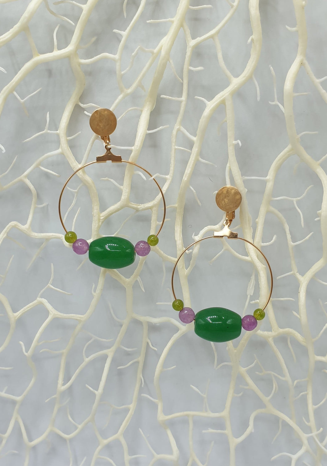 NEW golden metal clip-on earrings with oval green jade beads