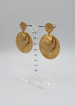 Load image into Gallery viewer, NEW golden metal stud earrings with decorative circles

