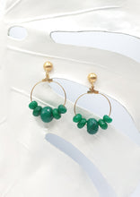 Load image into Gallery viewer, NEW golden metal clip-on earrings with green jade beads
