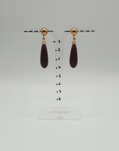 Charger l&#39;image dans la galerie, gold plated silver stud earrings with purple glass drops
