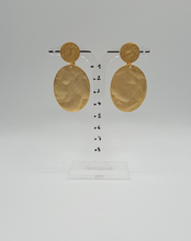 Load image into Gallery viewer, NEW golden metal clip-on earrings with oval elements
