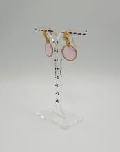 Lade das Bild in den Galerie-Viewer, NEUER Seepferdchen-Ohrring aus vergoldetem Silber für Löcher mit rosa Scheibe
