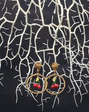 Charger l&#39;image dans la galerie, clip-on earrings with red enamel cherries and gold plated beads
