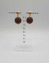 Load image into Gallery viewer, gold plated silver pearl studs with brown velvet spheres
