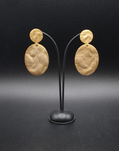 Load image into Gallery viewer, NEW golden metal clip-on earrings with oval elements
