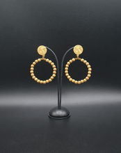 Lade das Bild in den Galerie-Viewer, goldene Ohrclips aus Metall mit gefurchten Perlen
