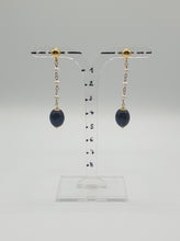 Charger l&#39;image dans la galerie, NEW golden stud earrings with mini pearls and blue jade drops
